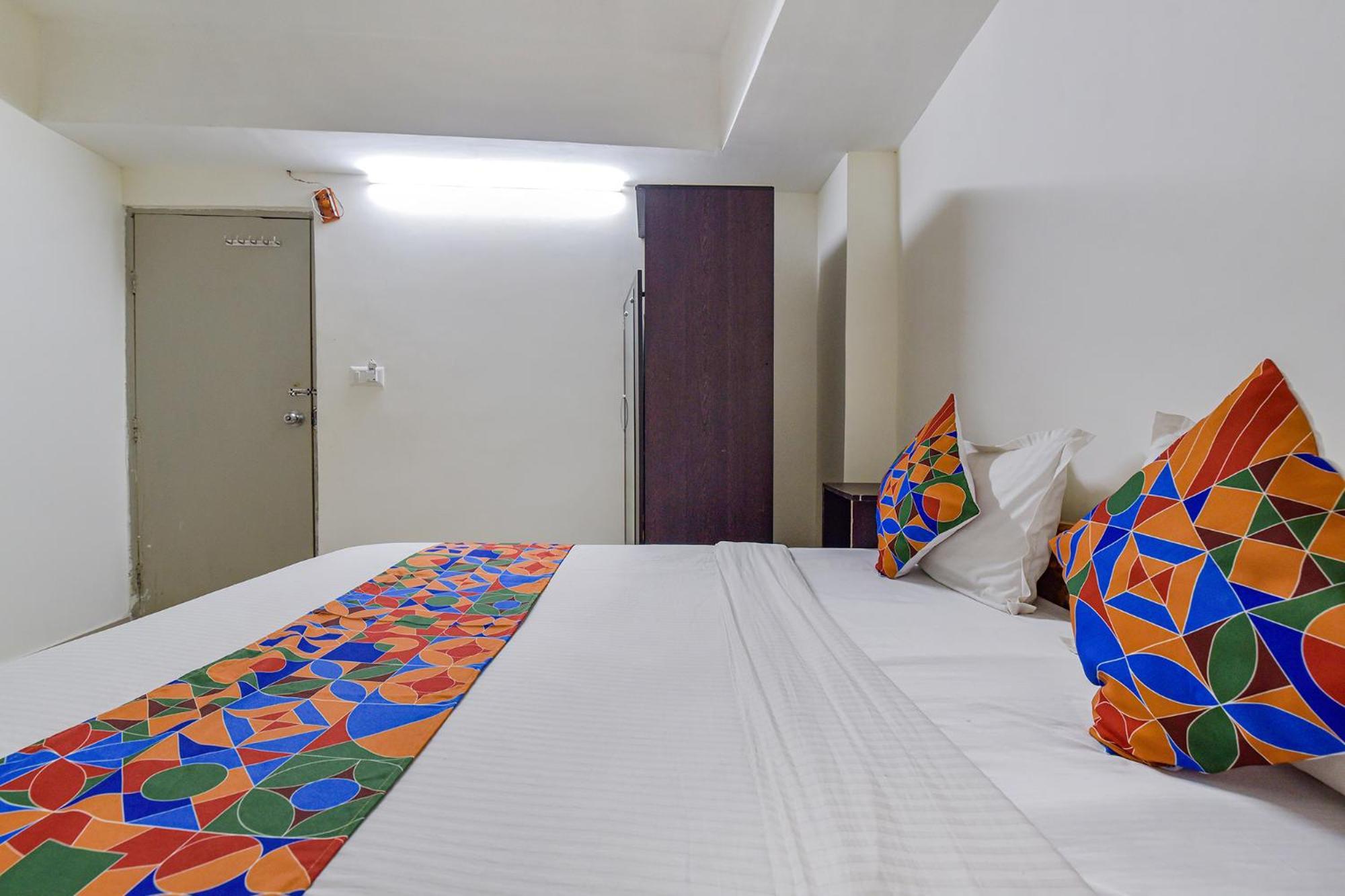 Hotel O Himalaya Inn Ahmedabad Ngoại thất bức ảnh